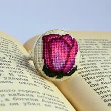 玫瑰刺繡圓環十字繡自然首飾手工製作的花卉粉紅色女士禮物