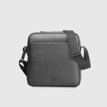 【滿3999送鑰匙圈】海斯 直式斜背包-黑色/BF533-TW17-BK