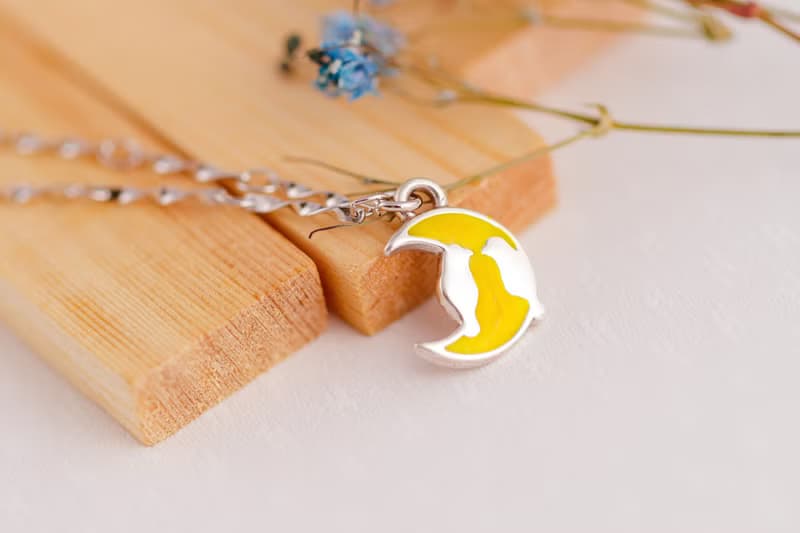 琺瑯彩繪系列 愛情呢喃 月亮造型手鍊 明月款 (HBRJA0816B-1)