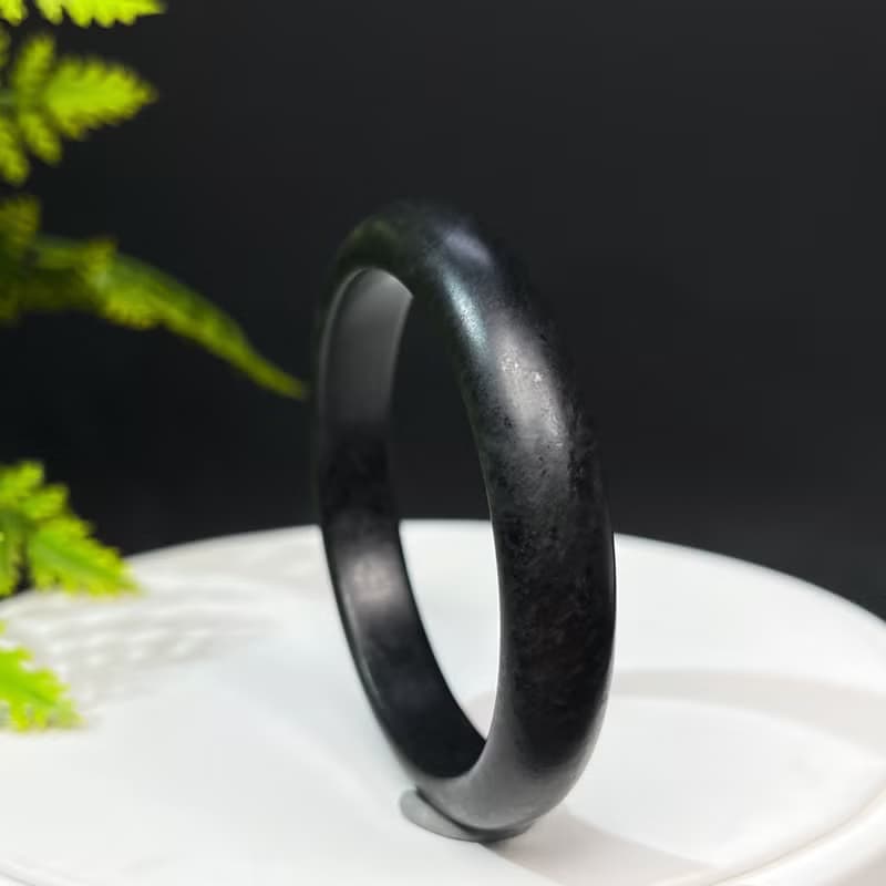 和田玉墨玉手鐲53MM 老料啞光黑色羊脂玉手環 附證書 古意盎然