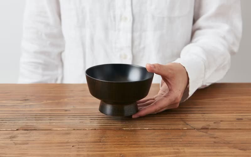 ろくろ挽きの飯椀　ミズメザクラ　黒拭き漆