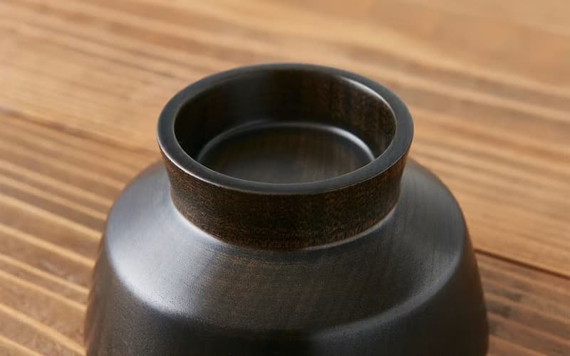 ろくろ挽きの飯椀　ミズメザクラ　黒拭き漆