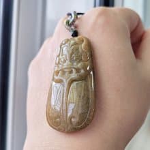 【親翠】天然翡翠 油黃翡皮殼饕餮牌調節式繩鍊 特色題材