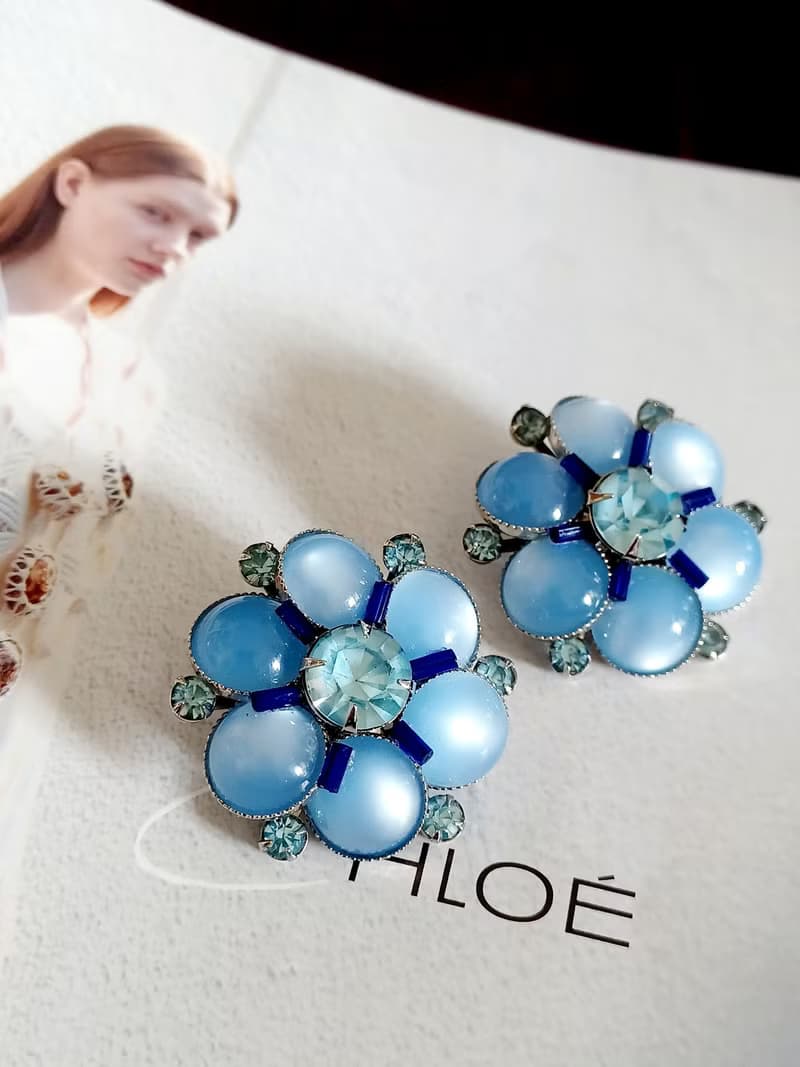 vintage jewelry Judy Lee  經典淡藍仿月光石花卉 夾式耳環