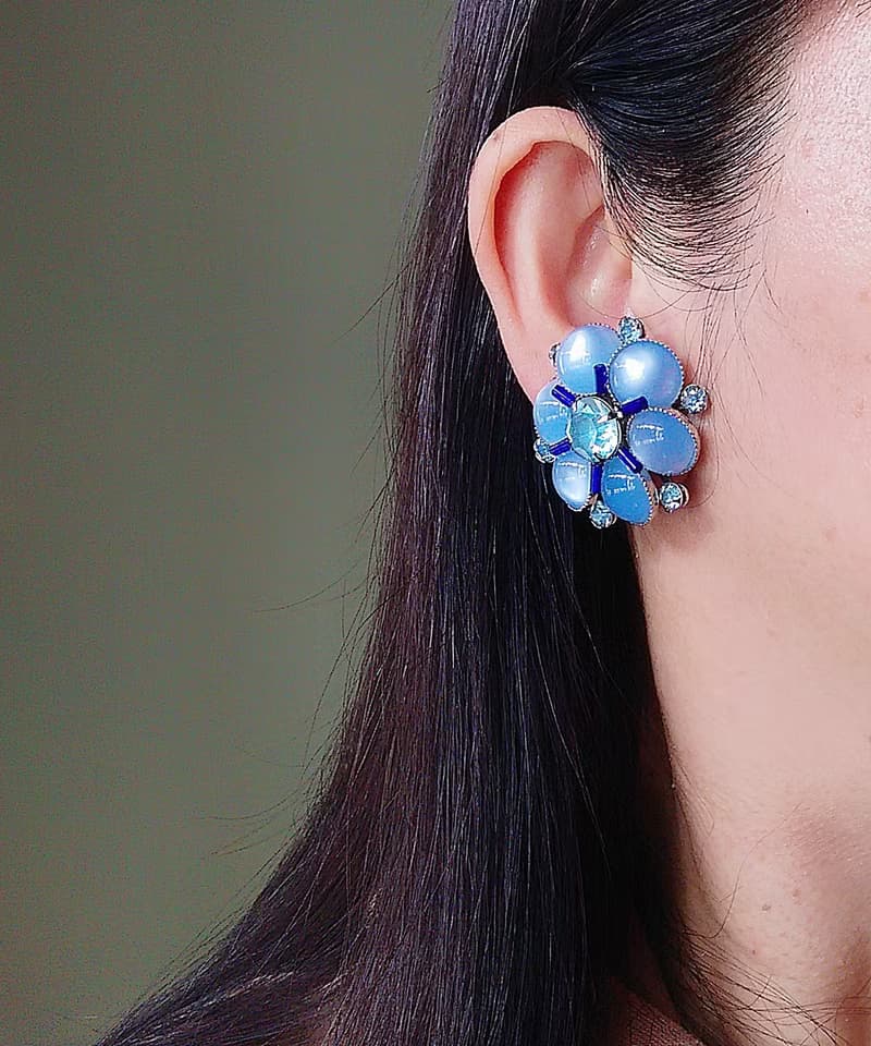 vintage jewelry Judy Lee  經典淡藍仿月光石花卉 夾式耳環