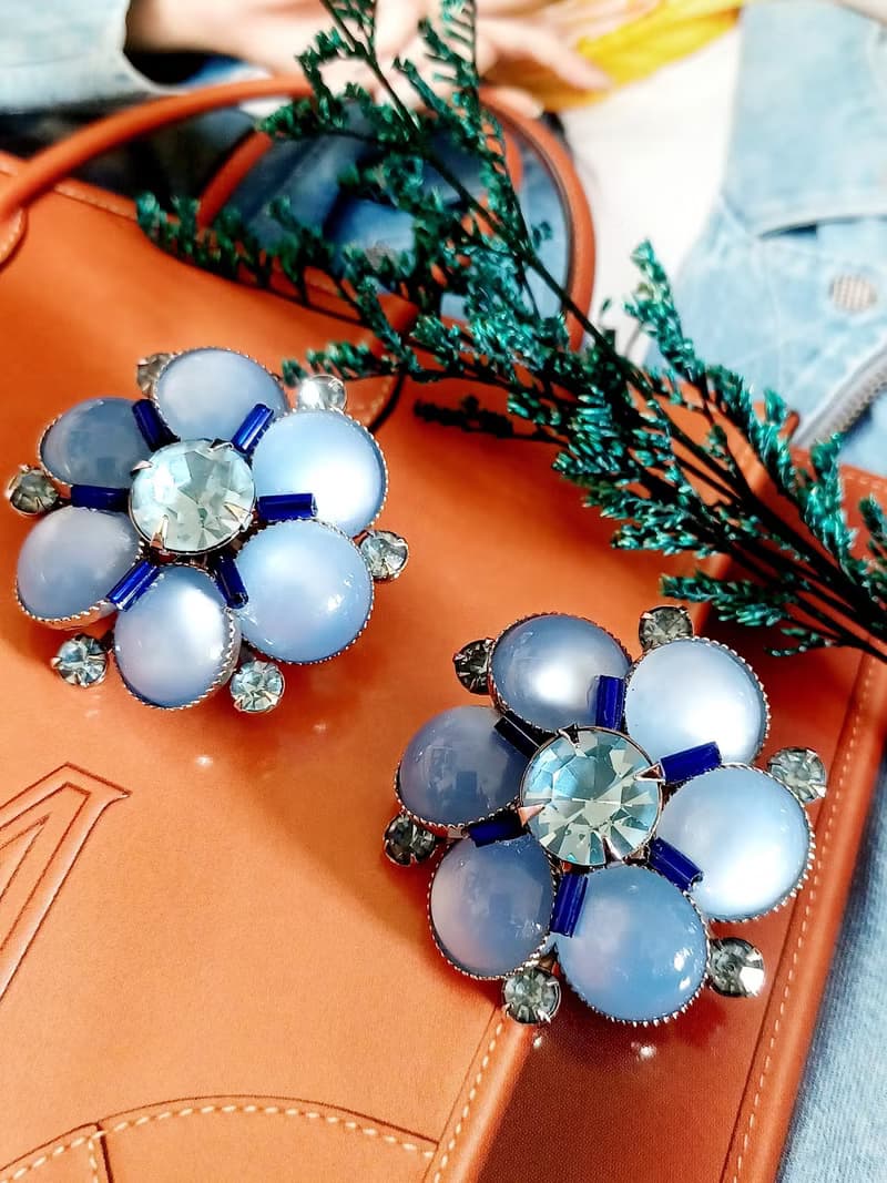 vintage jewelry Judy Lee  經典淡藍仿月光石花卉 夾式耳環