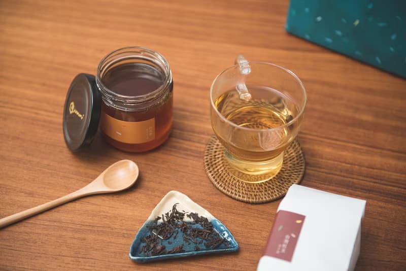 紅玉覓蜜春節禮盒 (紅玉茶葉.經典蜂蜜.日式木杓)
