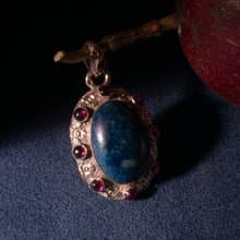1860s 法國 純銀鎏金蛋面方鈉石相片墜