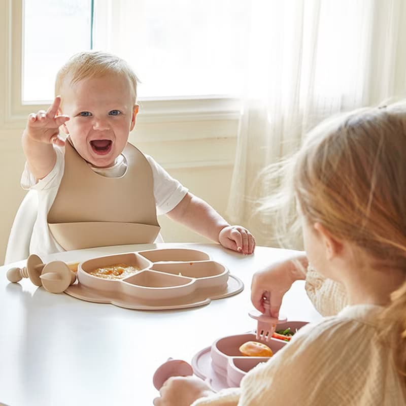 韓國兒童餐具-矽膠防水圍兜 兒童必備 學習 寶寶用品 居家現貨
