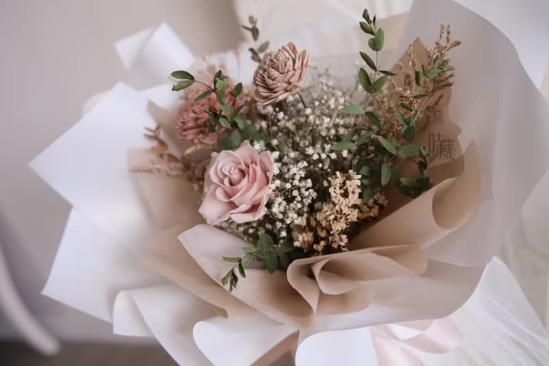 白奶茶色 不凋花花束 永生花束