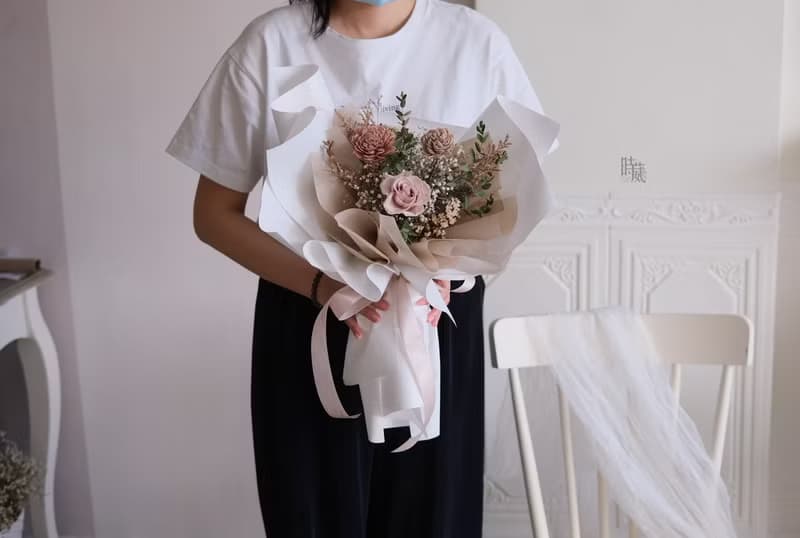 白奶茶色 不凋花花束 永生花束
