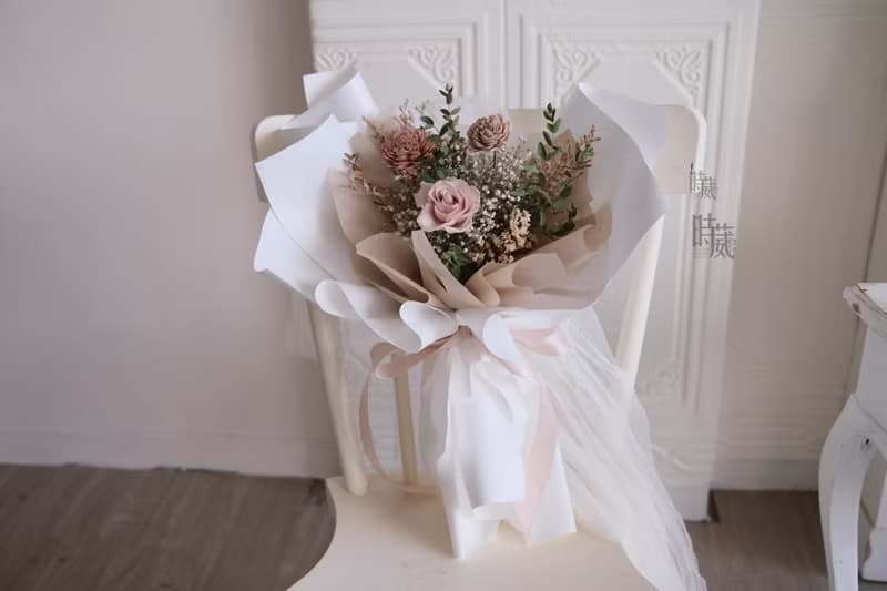 白奶茶色 不凋花花束 永生花束