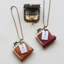 日本製造　這款小巧、方便且可靠的真皮戒指盒將確保您珍貴的戒指