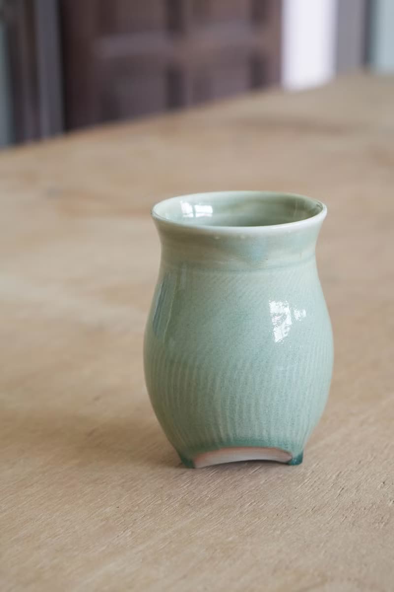 青瓷握杯