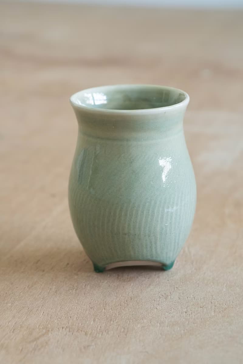 青瓷握杯