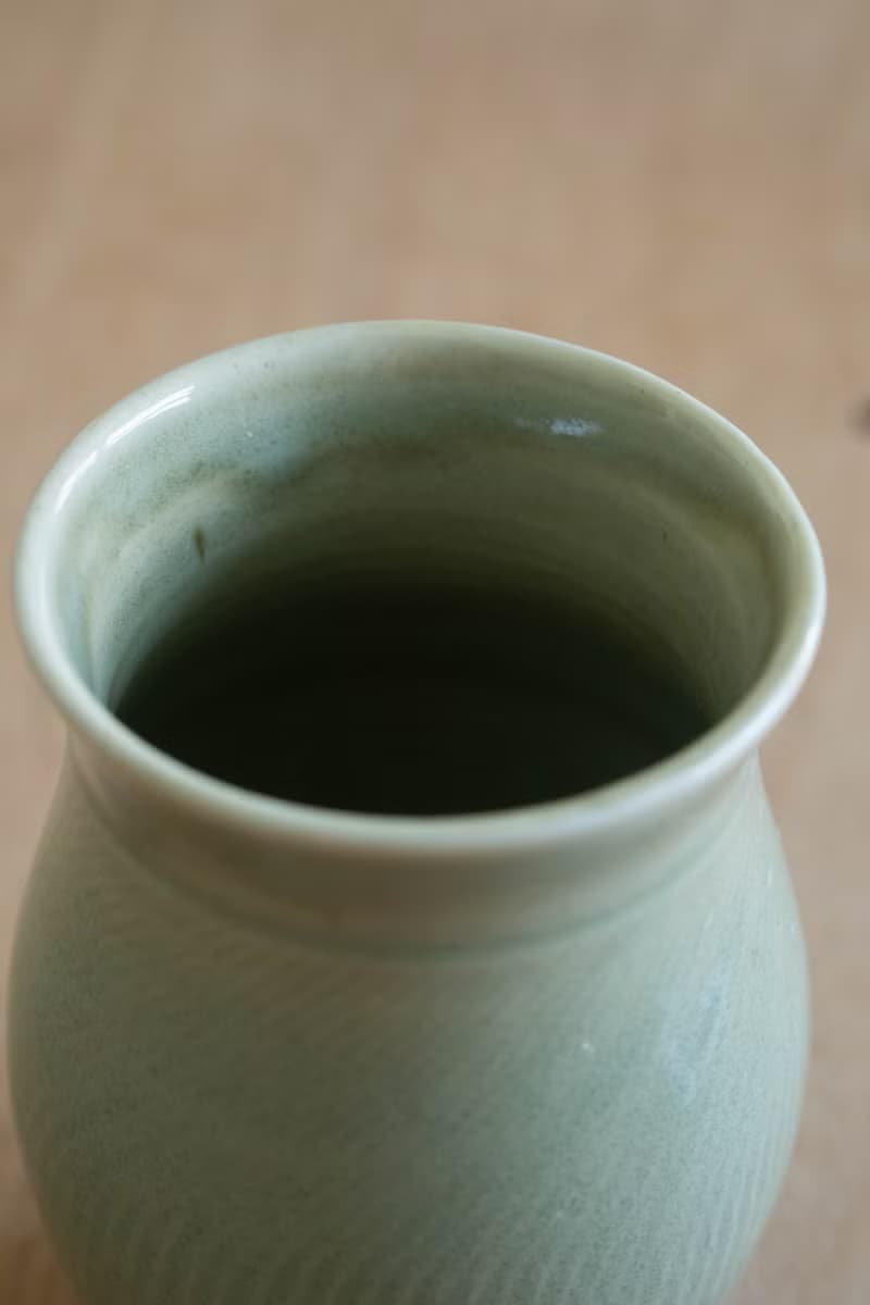 青瓷握杯