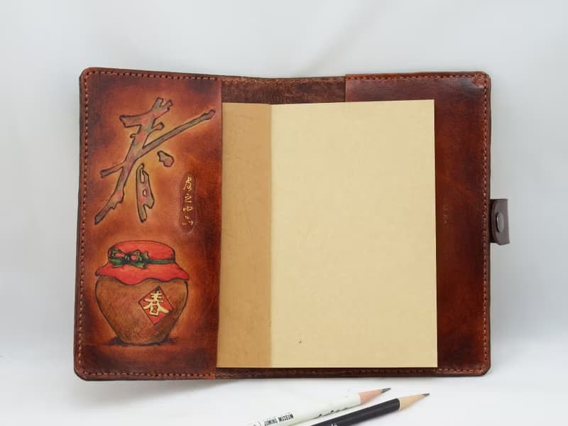 手作皮革筆記本手帳書札書衣--如意雲龍(加贈皮書籤)
