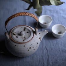 春郎陶-點墨和風-提梁壺300 ml