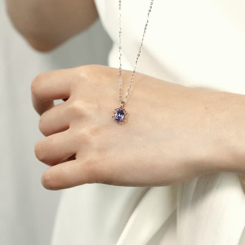 【PurpleMay Jewellery】純18K黃金鑲嵌坦桑石復古花卉吊墜-P065
