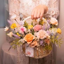 【春夏浪漫】韓式花籃 母親節花束 永生花 乾燥花  / 康乃馨花束