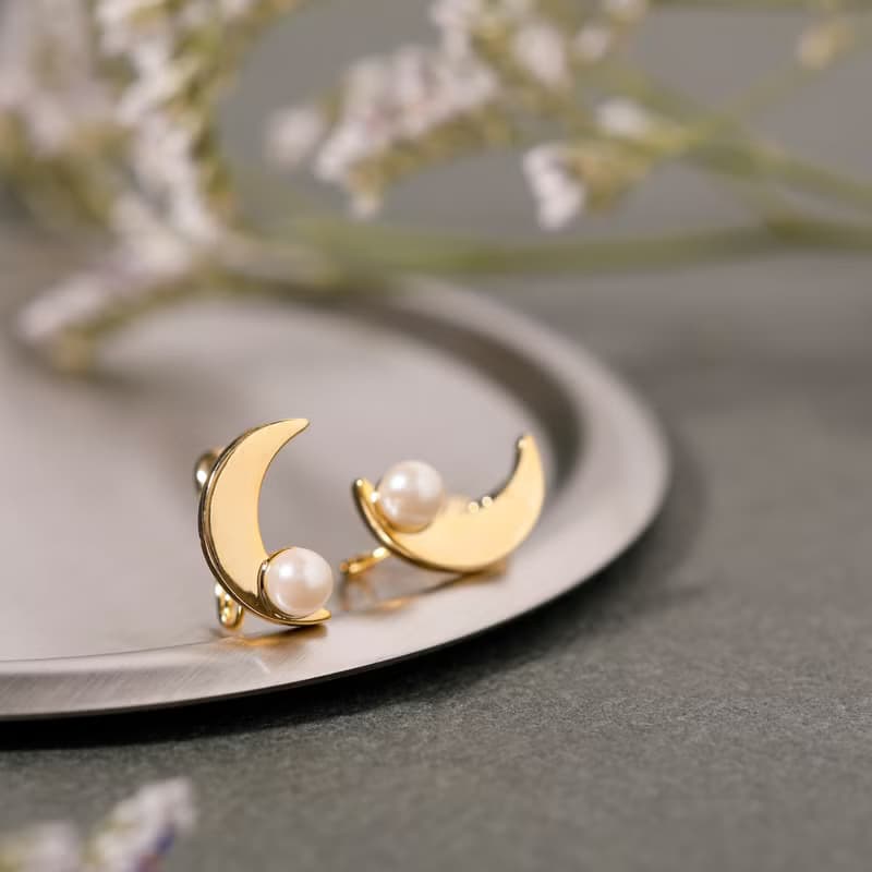 【Pinkoi限定商品】luna loop-fit earring GD　ループフィットイヤリング　月　三日月　パール　ゴールド