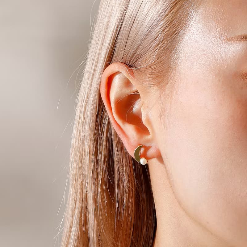 【Pinkoi限定商品】luna loop-fit earring GD　ループフィットイヤリング　月　三日月　パール　ゴールド