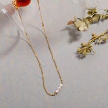 【Pinkoi限定】3 pearl dots magnet necklace GD ニッケルフリー マグネット　淡水パール　チェーンネックレス　ゴールド