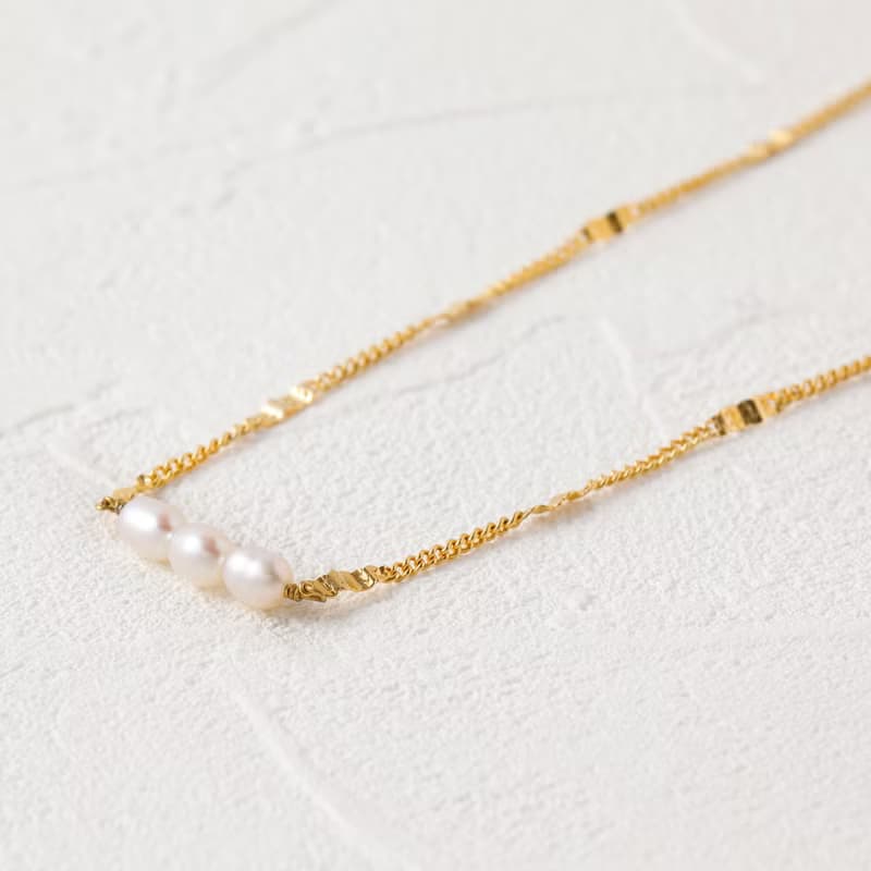 【Pinkoi限定】3 pearl dots magnet necklace GD ニッケルフリー マグネット　淡水パール　チェーンネックレス　ゴールド