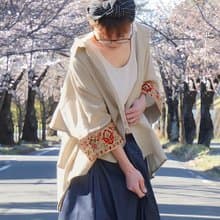 【再販売】雫モチーフ×オリエンタル柄・フラワー刺繍のお袖が目を引く・バックフリルデザイン・羽織としてもOK・ドルマンシルエット・7分袖シャツ・d-tp007