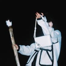 月神系列 / 方盒子 雕塑感小方包 原創蛇皮頭層牛皮 兩面背斜挎腋