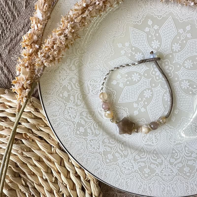 奶茶色系骨幹石星星編織手鍊