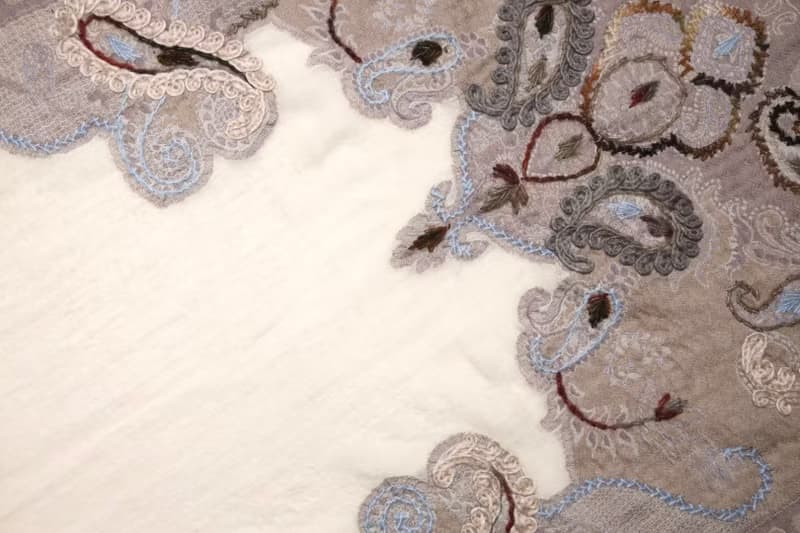 【母親節禮物】喀什米爾水煮羊毛手工刺繡圍巾披肩霧紫灰拼紗薄紗