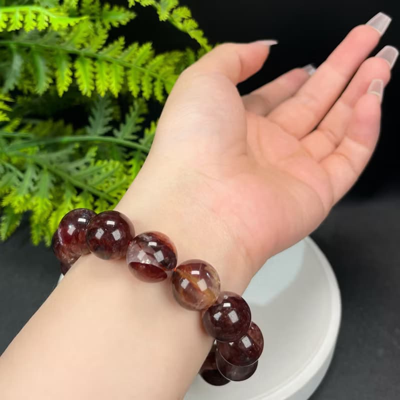 高品質鴆羽幽靈水晶手串16mm冰潤閃片大顆粒圓珠牛血紅膠花旺運勢