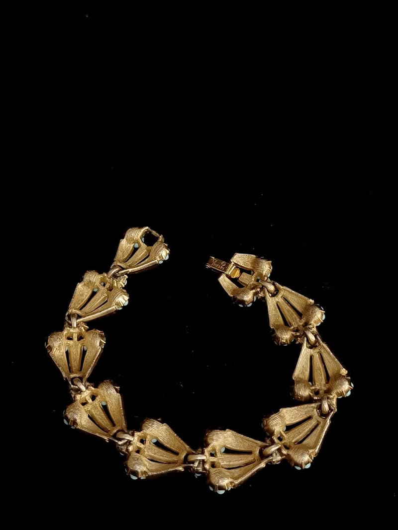 vintage jewelry  Crown Trifari 典雅小藍花 手鍊