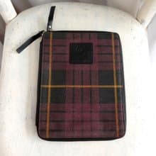 ALEXANDER MCQUEEN經典紅黑色格仔IPAD套雙頭拉鍊打開 夾棉軟熟