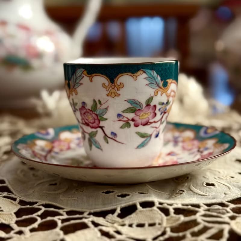 50439-絕美法國古董Sarreguemines Minton 215 手繪咖啡杯與杯托