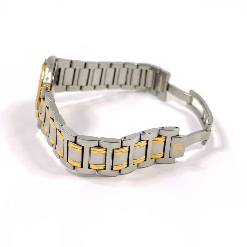 【日本直送 中古美品】グッチ GUCCI 腕時計 9000M ステンレススチール コンビ シルバー ゴールド クオーツ ヴィンテージ