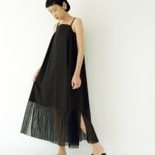 川 衣 WEAR BEING  細肩襯裙洋裝  黑  百摺布料為不透紗版本