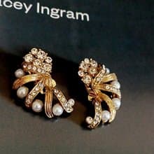 vintage jewelry  B.S.K 古董金色飛揚緞帶夾式耳環