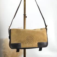 【 日本直送　名牌中古包 】LOEWE ロエベ ショルダーバッグ ベージュ アナグラム スエード フラップ ワンショルダーバッグ vintage htuiwy