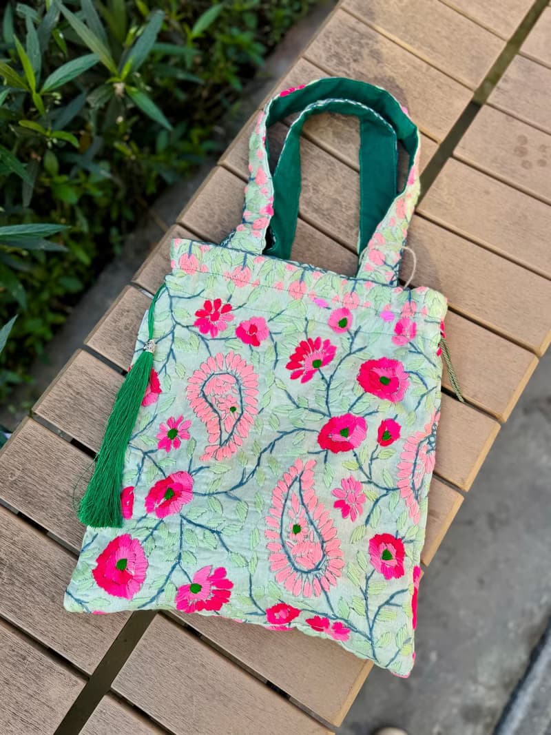 手工刺繡 淺綠色 花卉 索繩束口 手袋 手提包