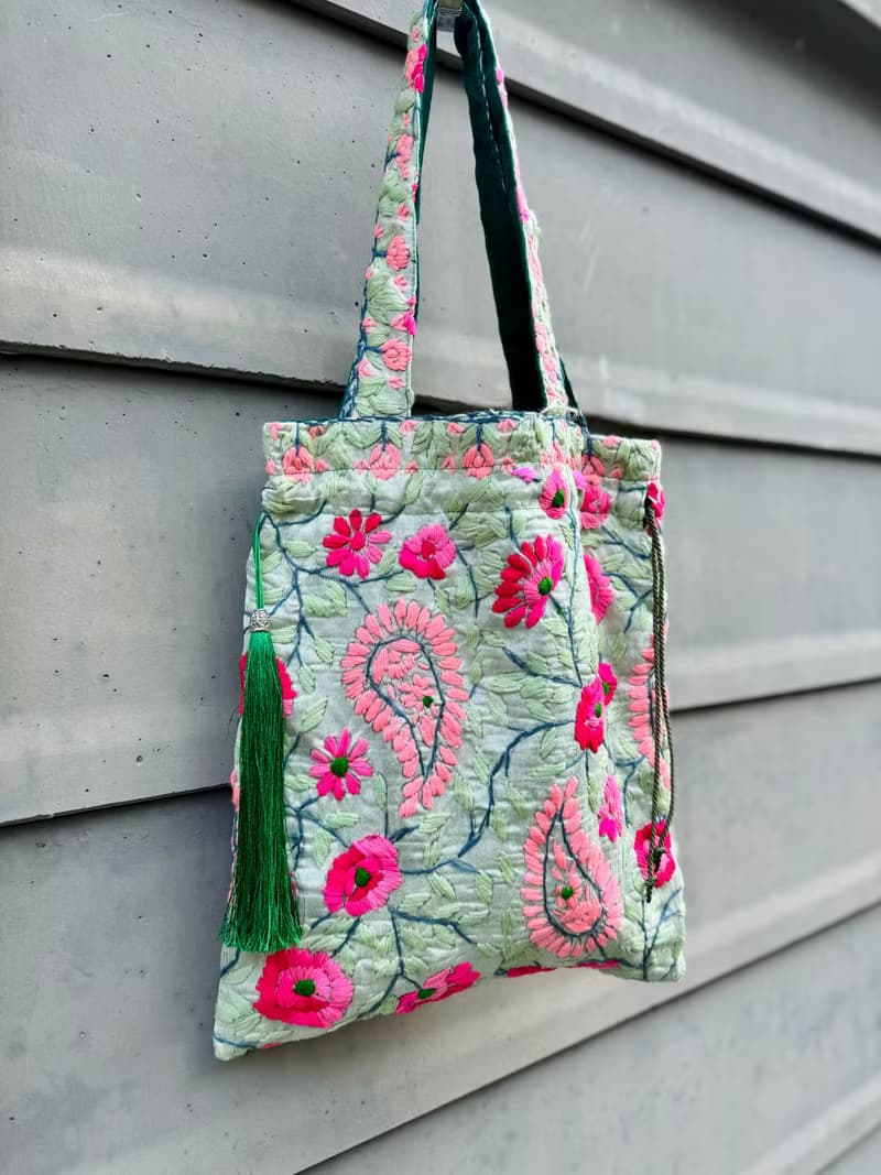 手工刺繡 淺綠色 花卉 索繩束口 手袋 手提包