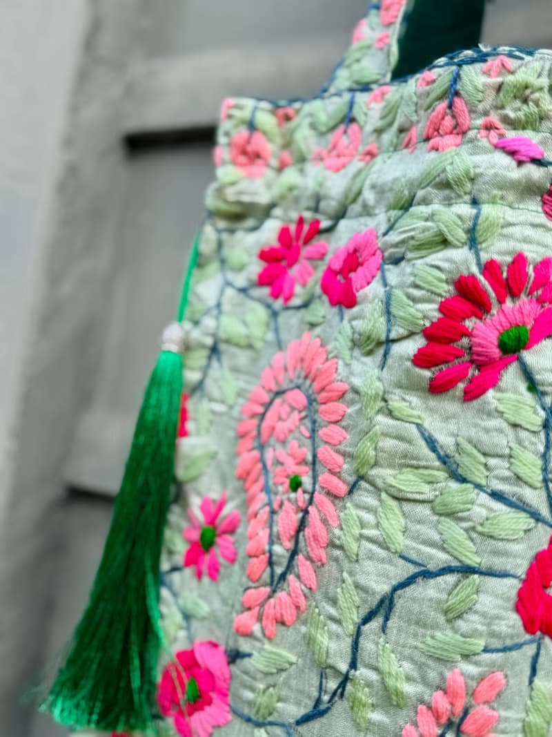 手工刺繡 淺綠色 花卉 索繩束口 手袋 手提包