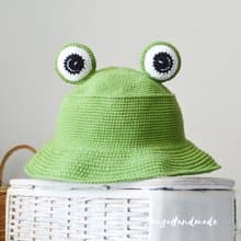 Crochet cute frog bucket hat women men Custom knit funny green fisherman hat