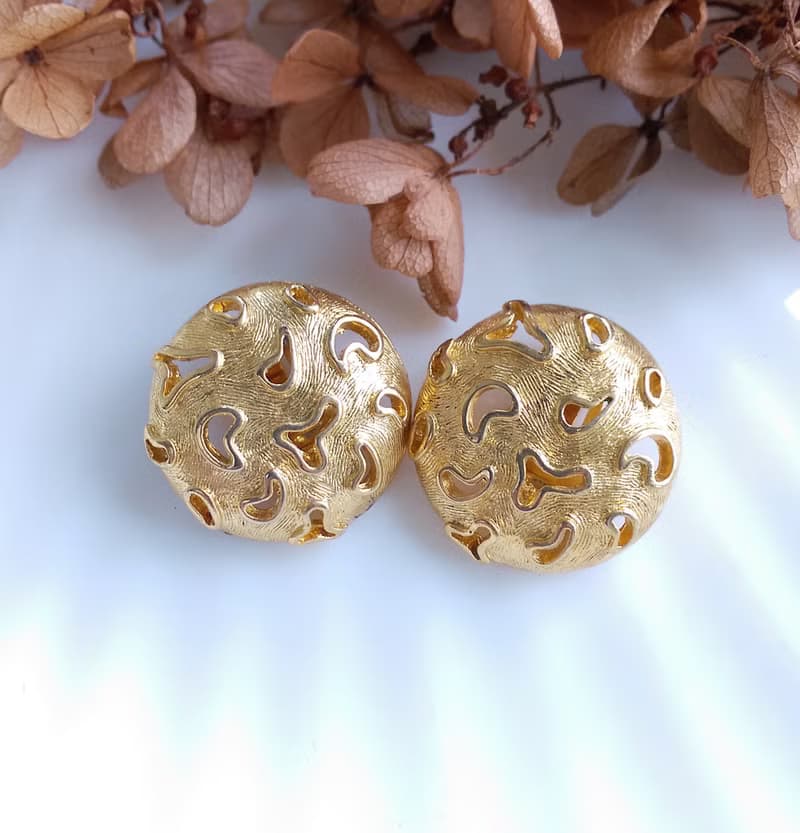 Vintage Jewelry 西洋古董飾品 金色調 布希曼 夾式耳環