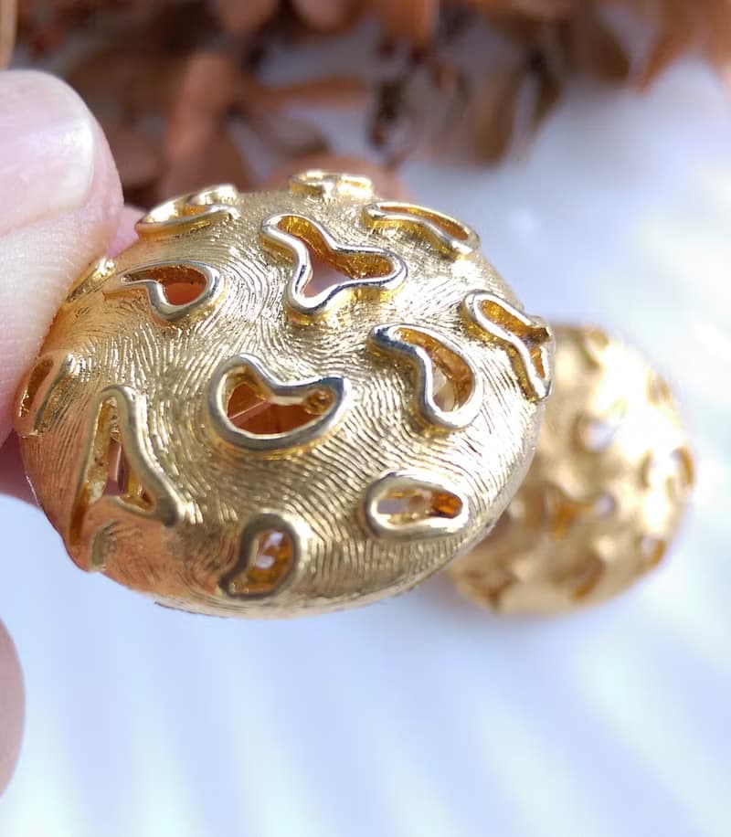 Vintage Jewelry 西洋古董飾品 金色調 布希曼 夾式耳環