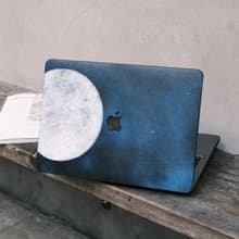 手噴藍極光月球 MacBook Case