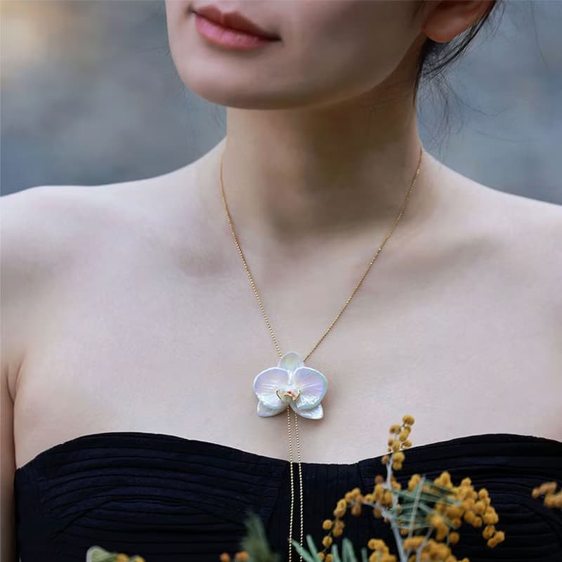 【蝴蝶蘭】春季新品炫彩珍珠水晶陶瓷鎖骨鏈項鏈胸針