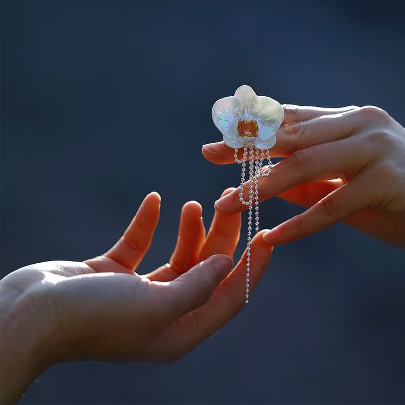 【蝴蝶蘭】春季新品炫彩珍珠水晶陶瓷鎖骨鏈項鏈胸針