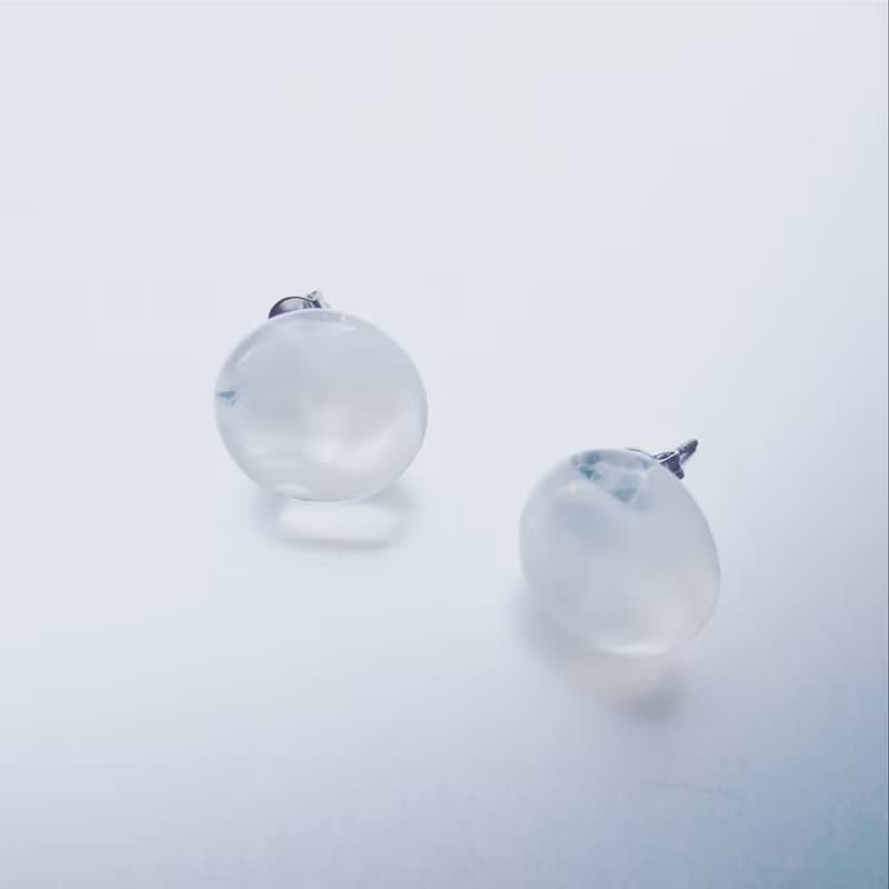 Snow White Earring